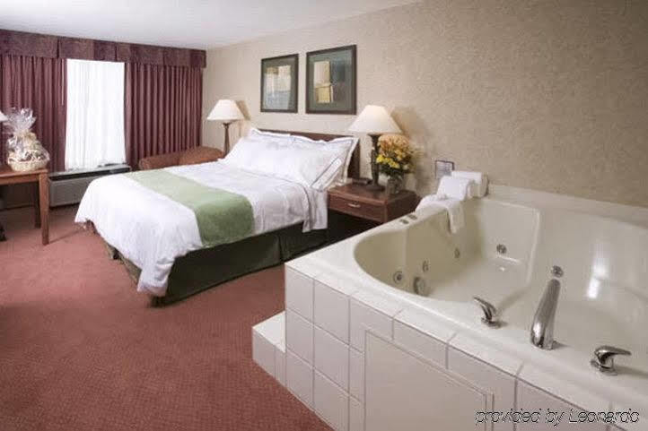 Rodeway Inn Akron Zimmer foto